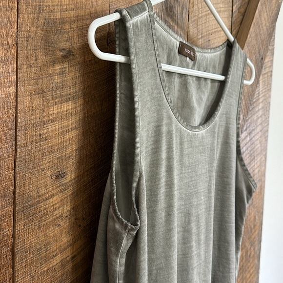 Crosby light avocado green split back tank top - Picture 4 of 6